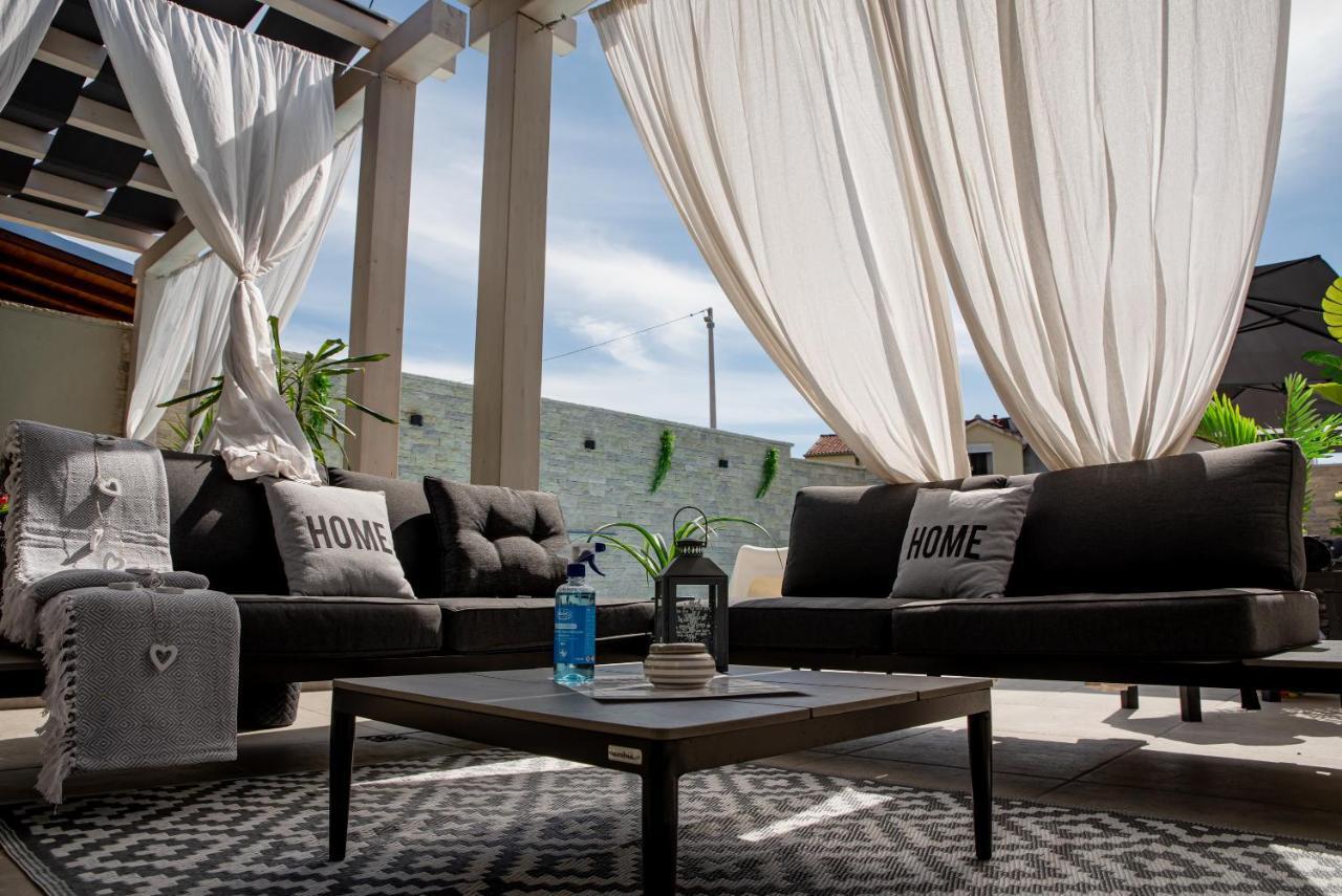 Ferienwohnung Tyra Delux Zadar Exterior foto