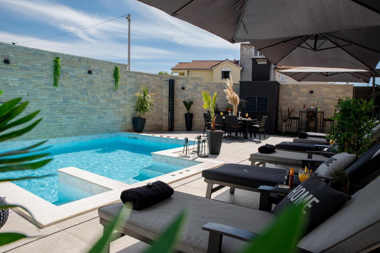 Ferienwohnung Tyra Delux Zadar Exterior foto