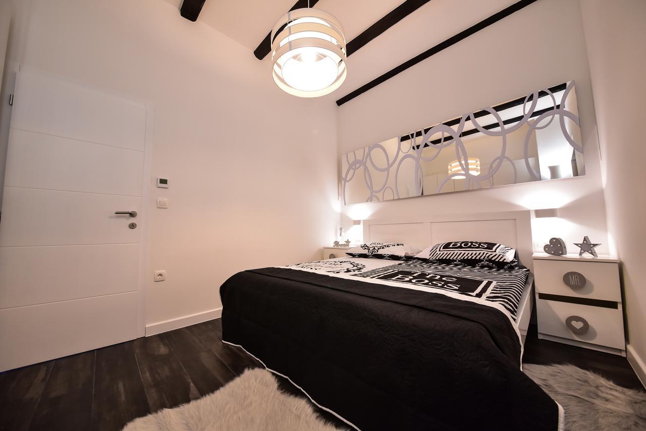 Ferienwohnung Tyra Delux Zadar Exterior foto