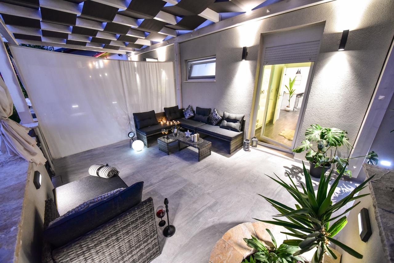 Ferienwohnung Tyra Delux Zadar Exterior foto
