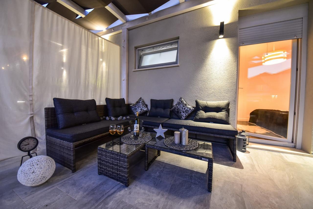 Ferienwohnung Tyra Delux Zadar Exterior foto