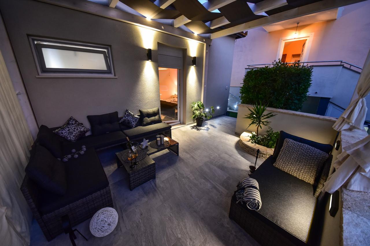 Ferienwohnung Tyra Delux Zadar Exterior foto