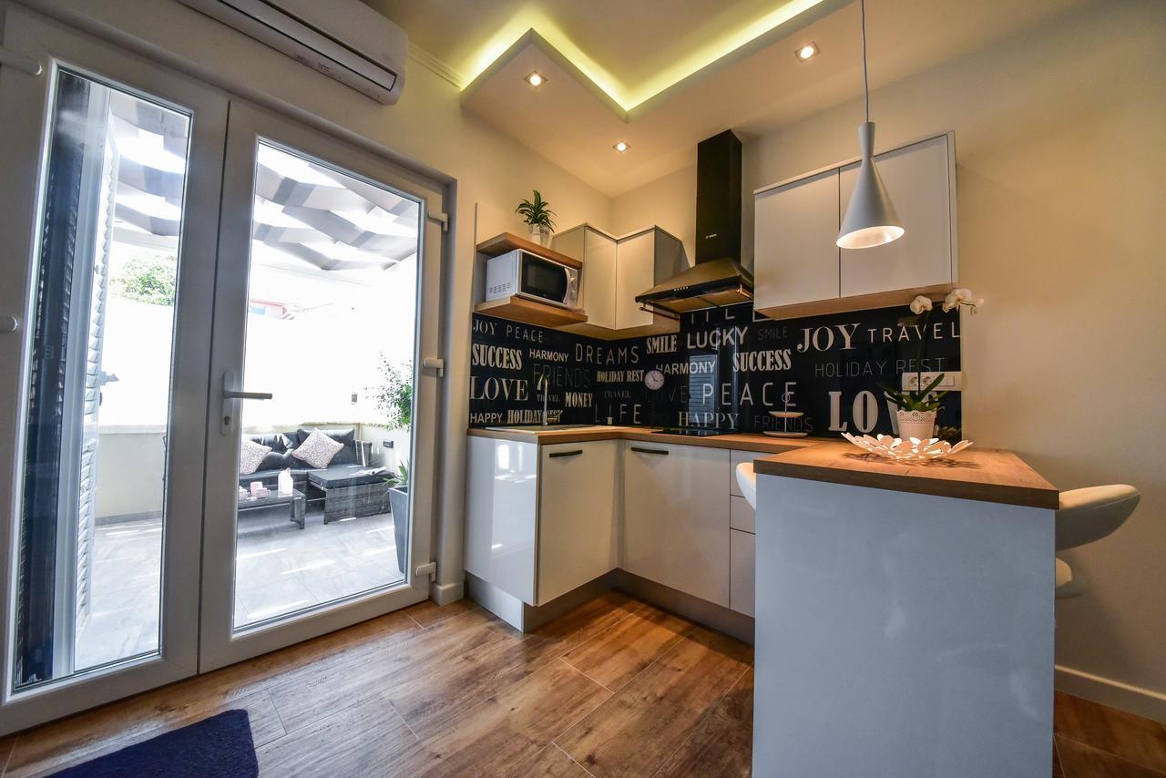 Ferienwohnung Tyra Delux Zadar Exterior foto
